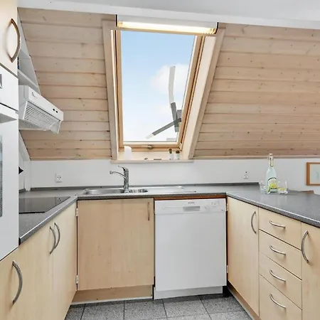 Three-bedroom In Hvide Sande Bjerregård