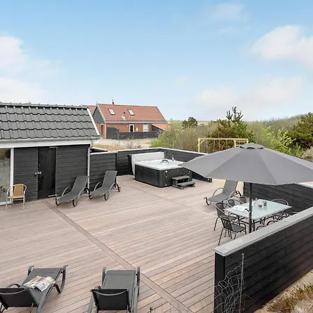 بيت للعطل Three-bedroom In Hvide Sande