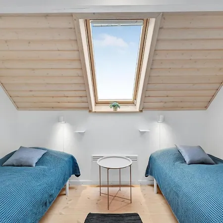 Three-bedroom In Hvide Sande بيت للعطل *